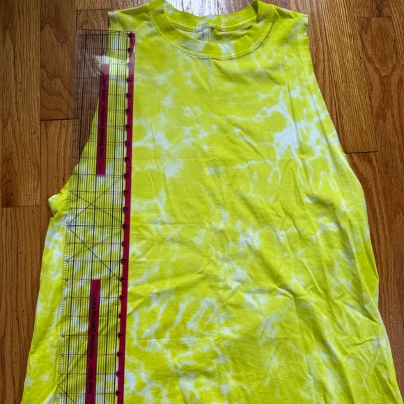 Lululemon tank top neon yellow and white tie dye - Picture 2 of 5